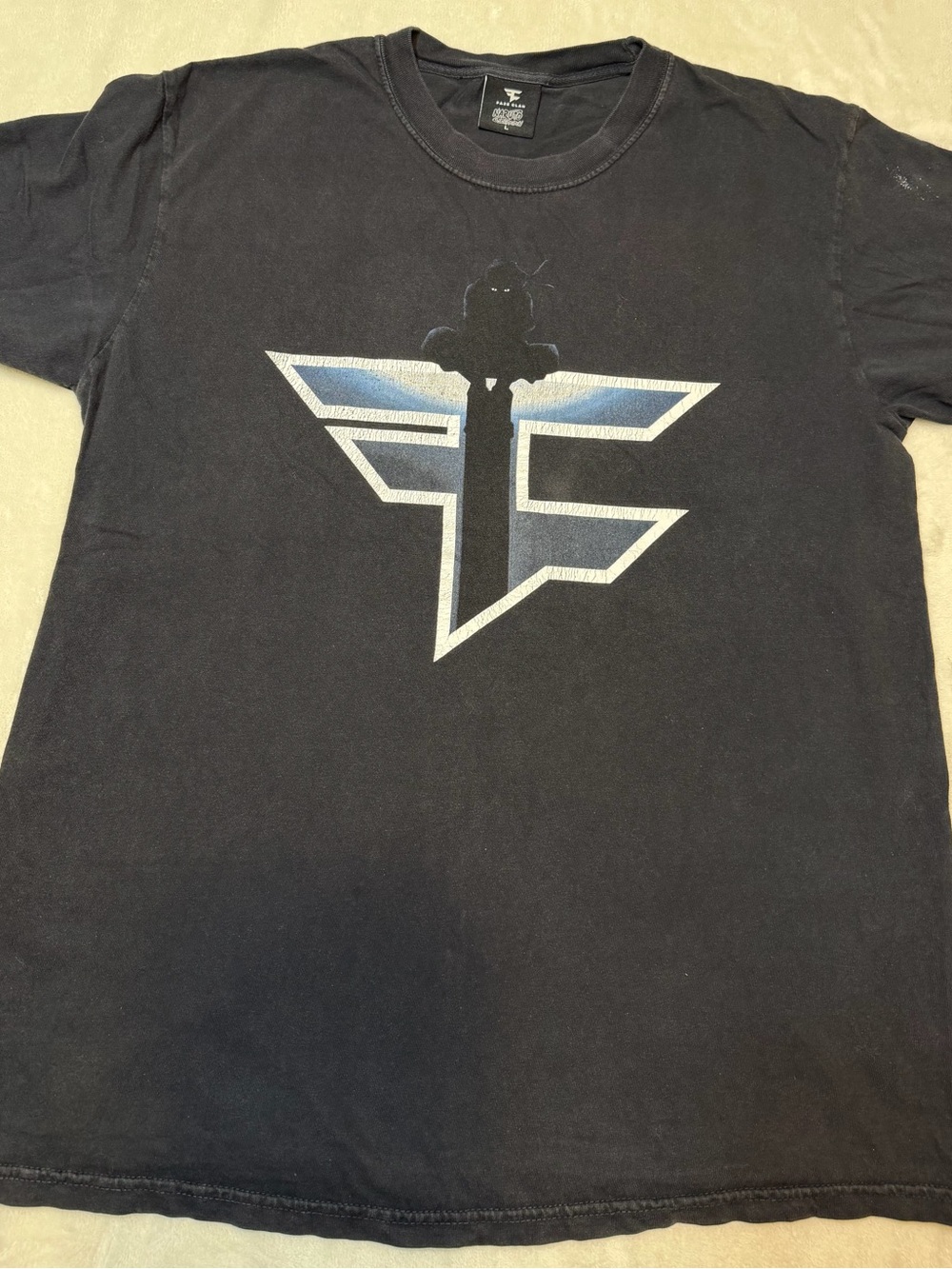 FaZe Clan x Naruto Shippuden Itachi Crouch Black T-Shirt Size L Anime Graphic